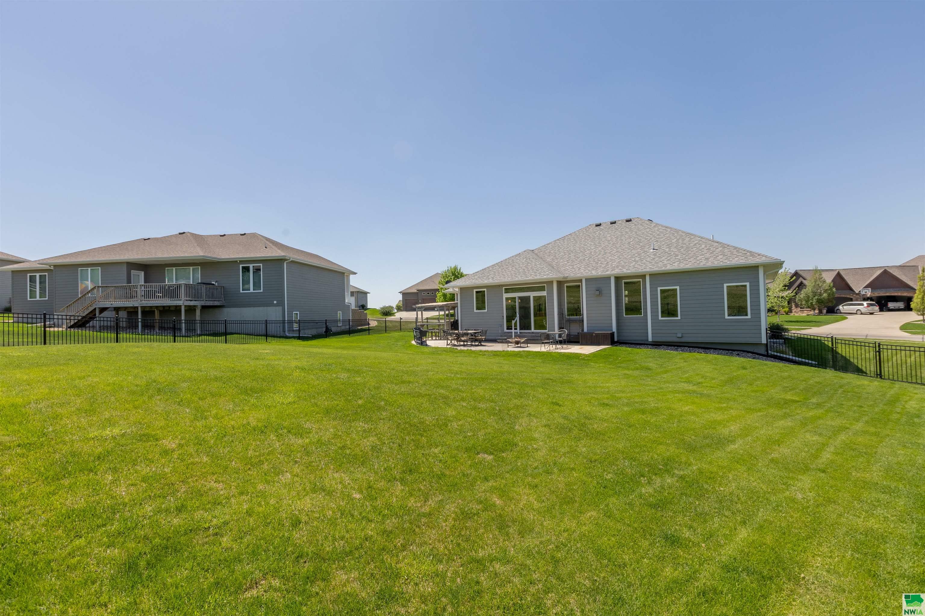 Property Photo: 6571 Palm Valley Drive IA 51106