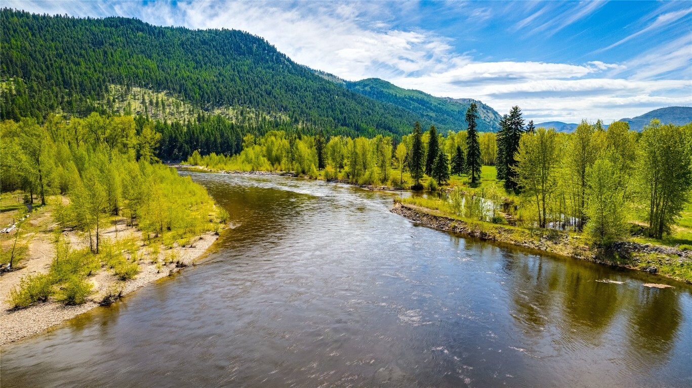 Photo de la propriété: 3315 Fiva Creek Road S BC V0H 1Y0