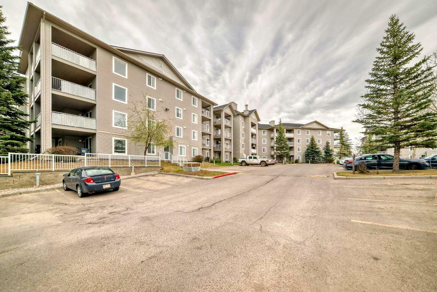 Property Photo: 604 8 Street SW #4205 AB T4B 2W4