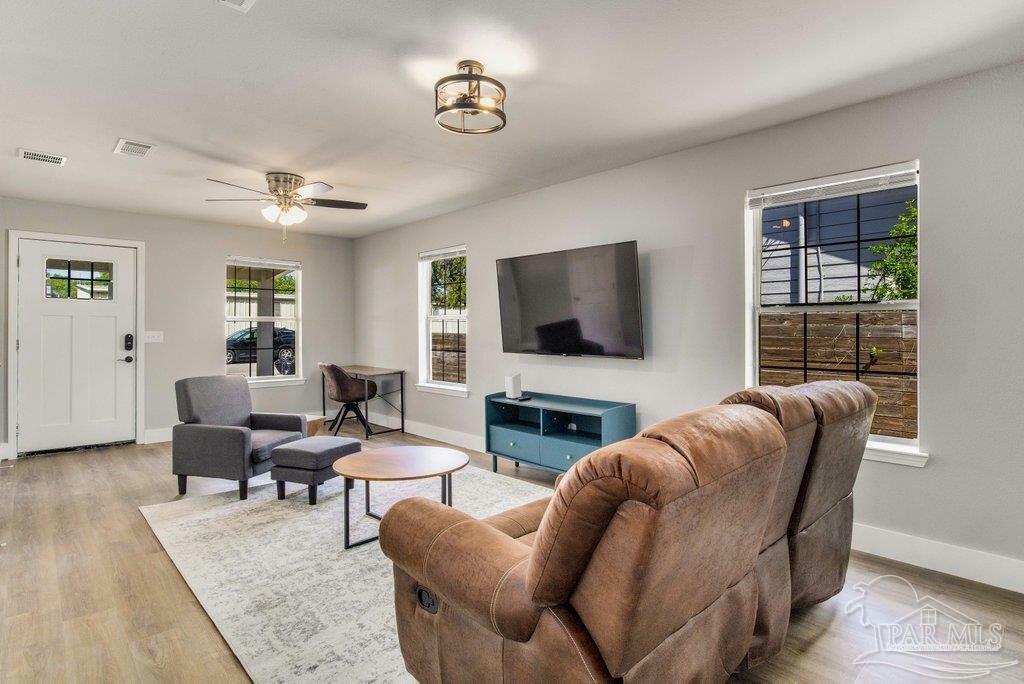Property Photo: 206 N G St FL 32502
