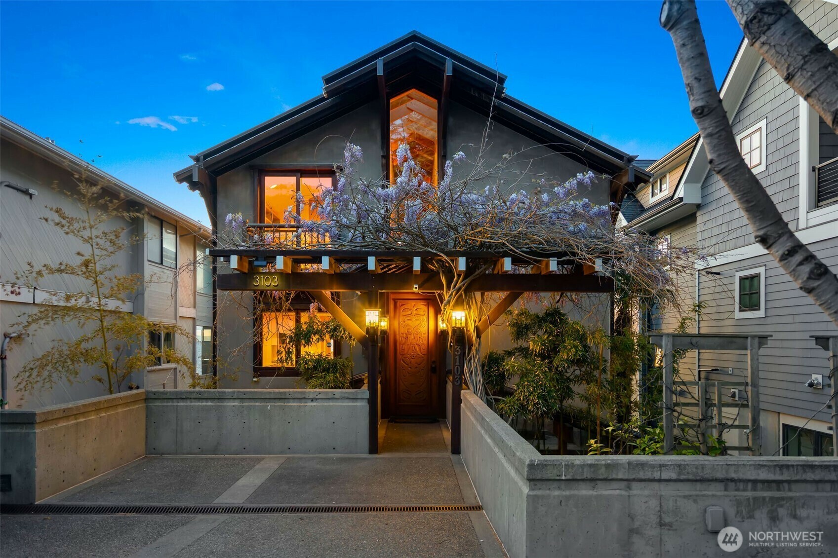 Property Photo: 3103 Alki Avenue SW WA 98116