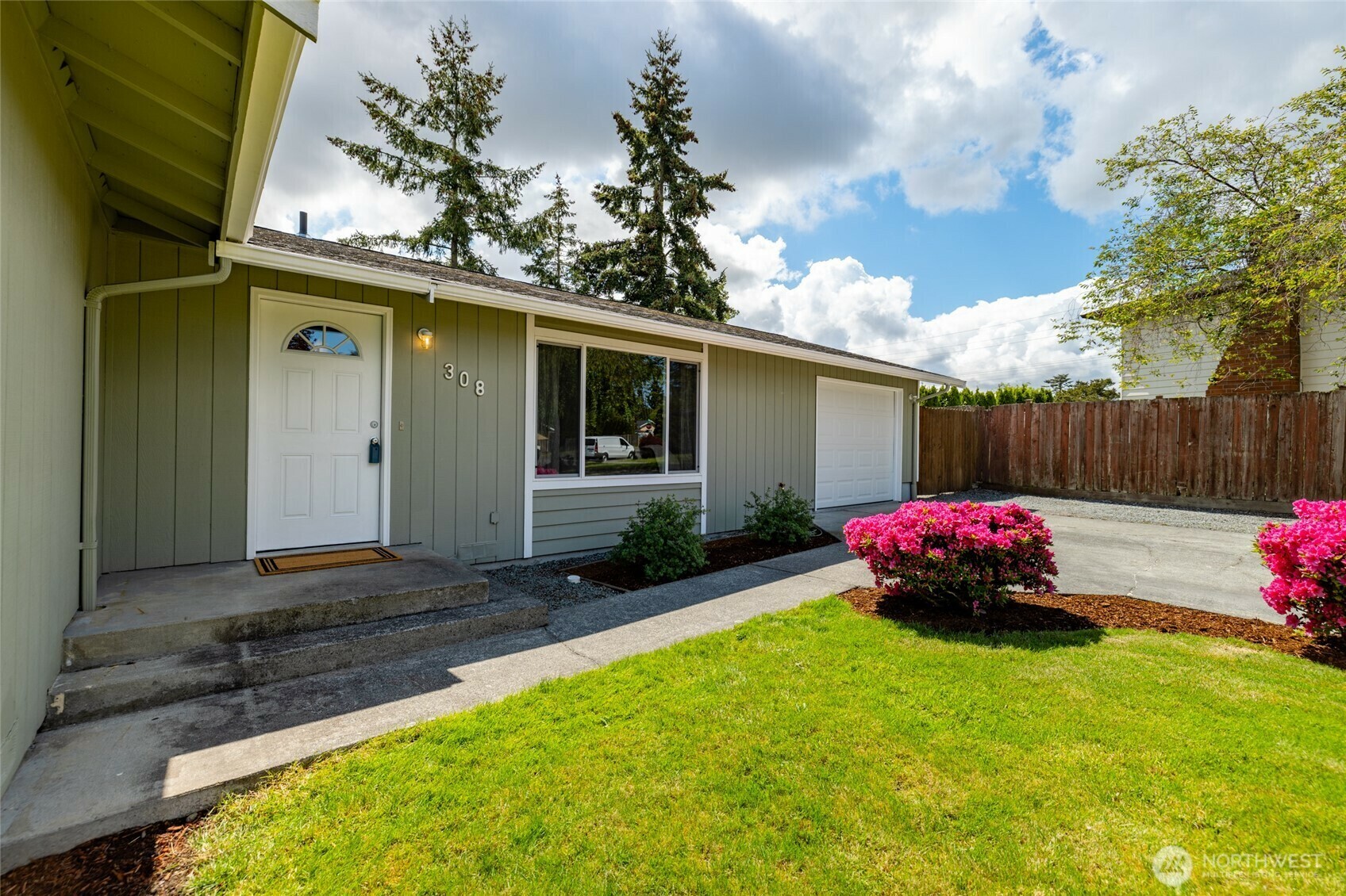 Property Photo: 308 N 18th Place WA 98273