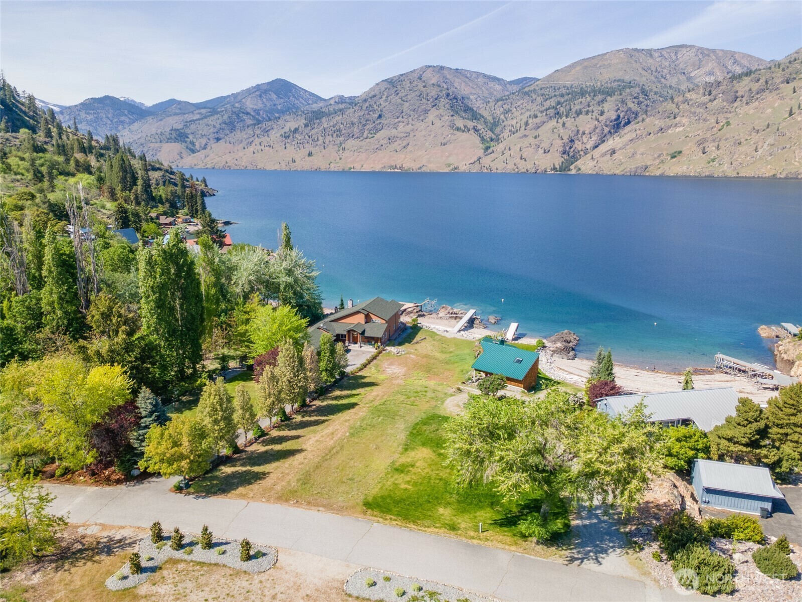 Property Photo: 17124 S Lakeshore Road WA 98816