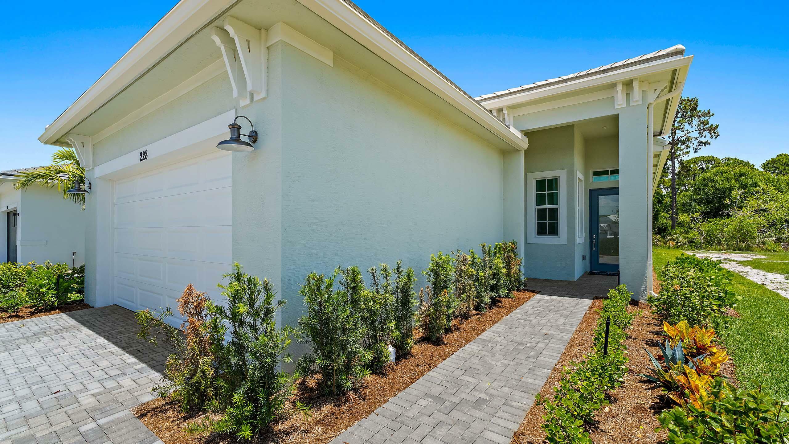 Property Photo:  228 SE Via Sangro  FL 34987 