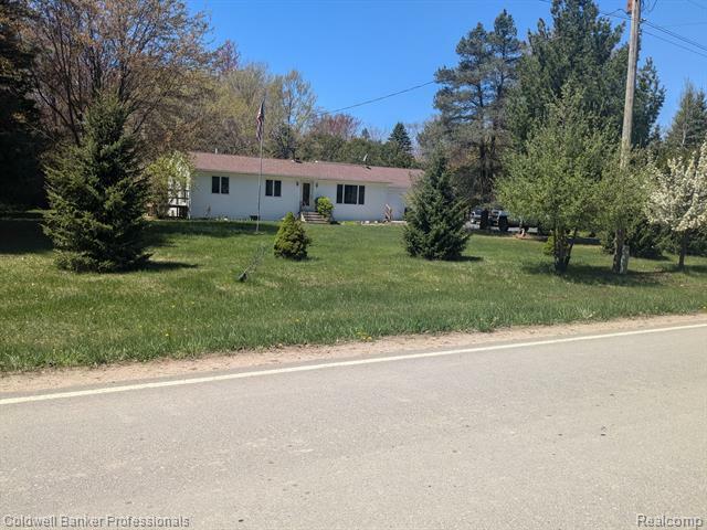 Property Photo: 1941 N Thomas Road MI 48413
