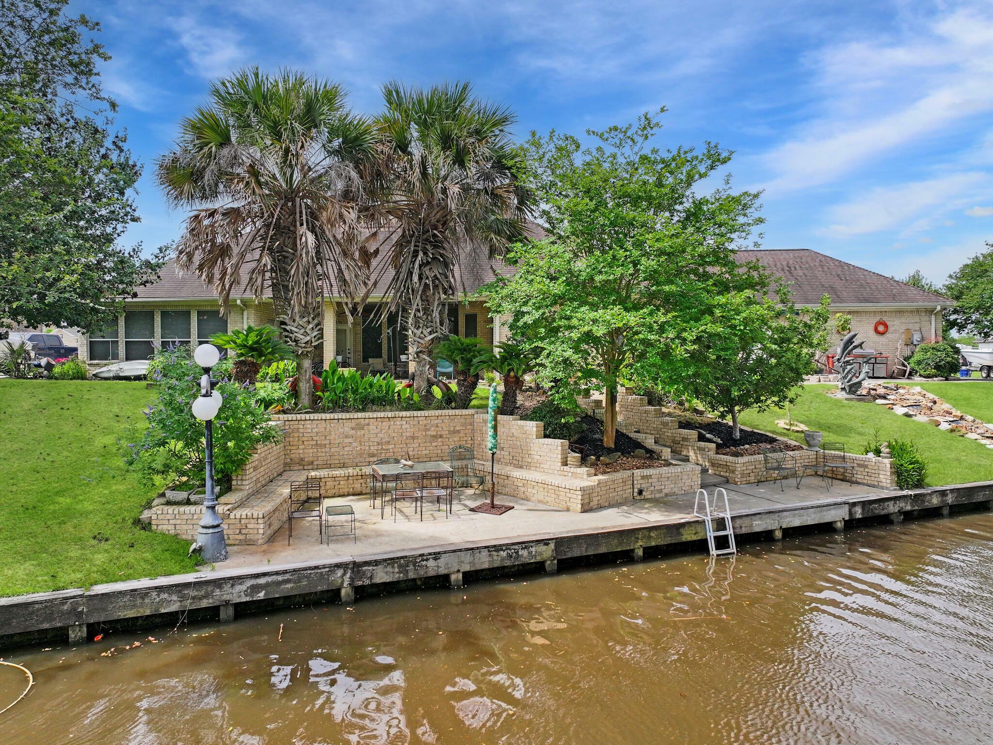 Property Photo: 404 Pintail Ln TX 77630