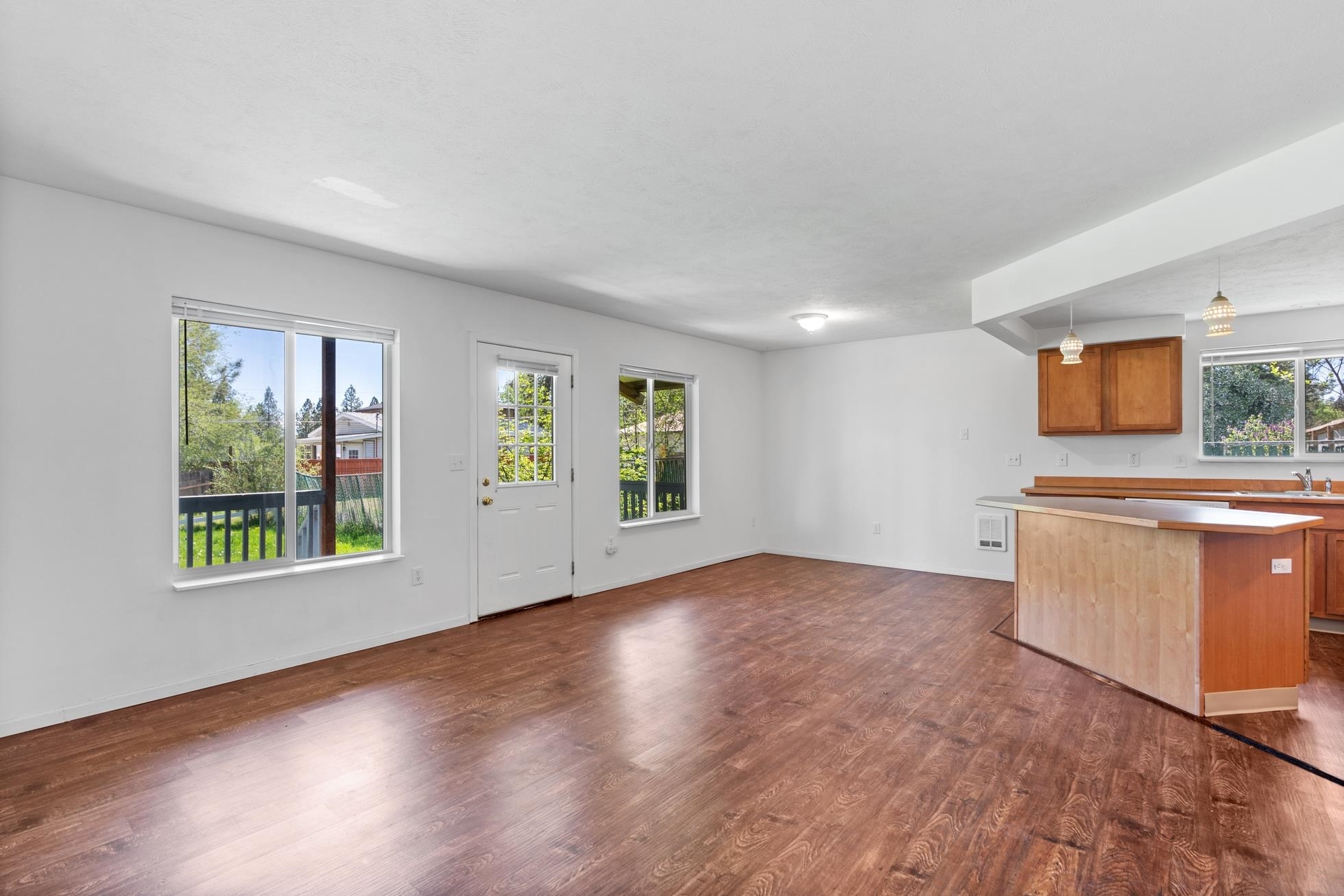Property Photo: 12604/06 Florida St 12606 WA 99021