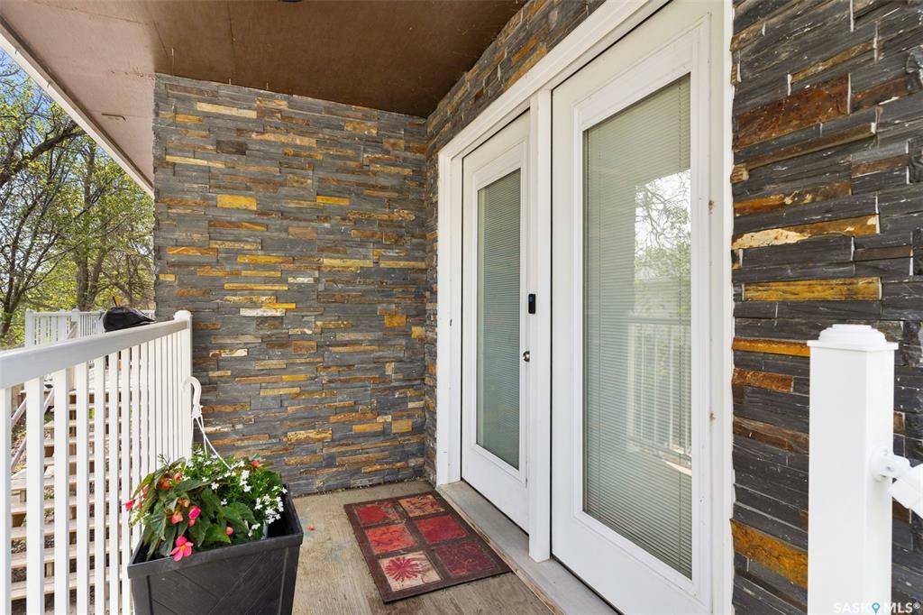 Property Photo: 121 5th Street SK S0G 3L0