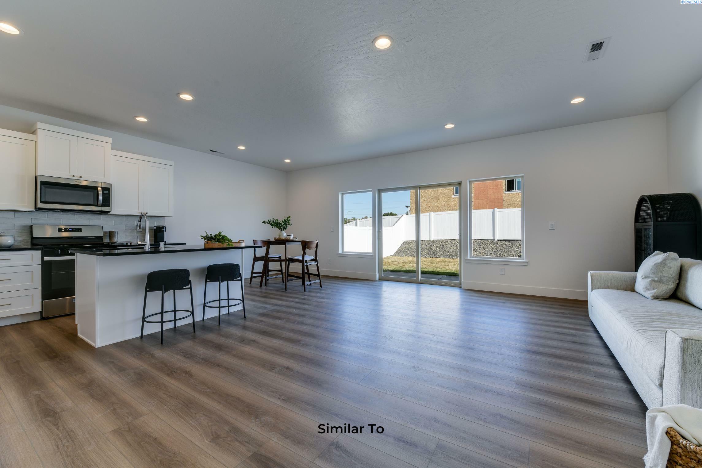 Property Photo: 7479 Grapevine Ct WA 99353