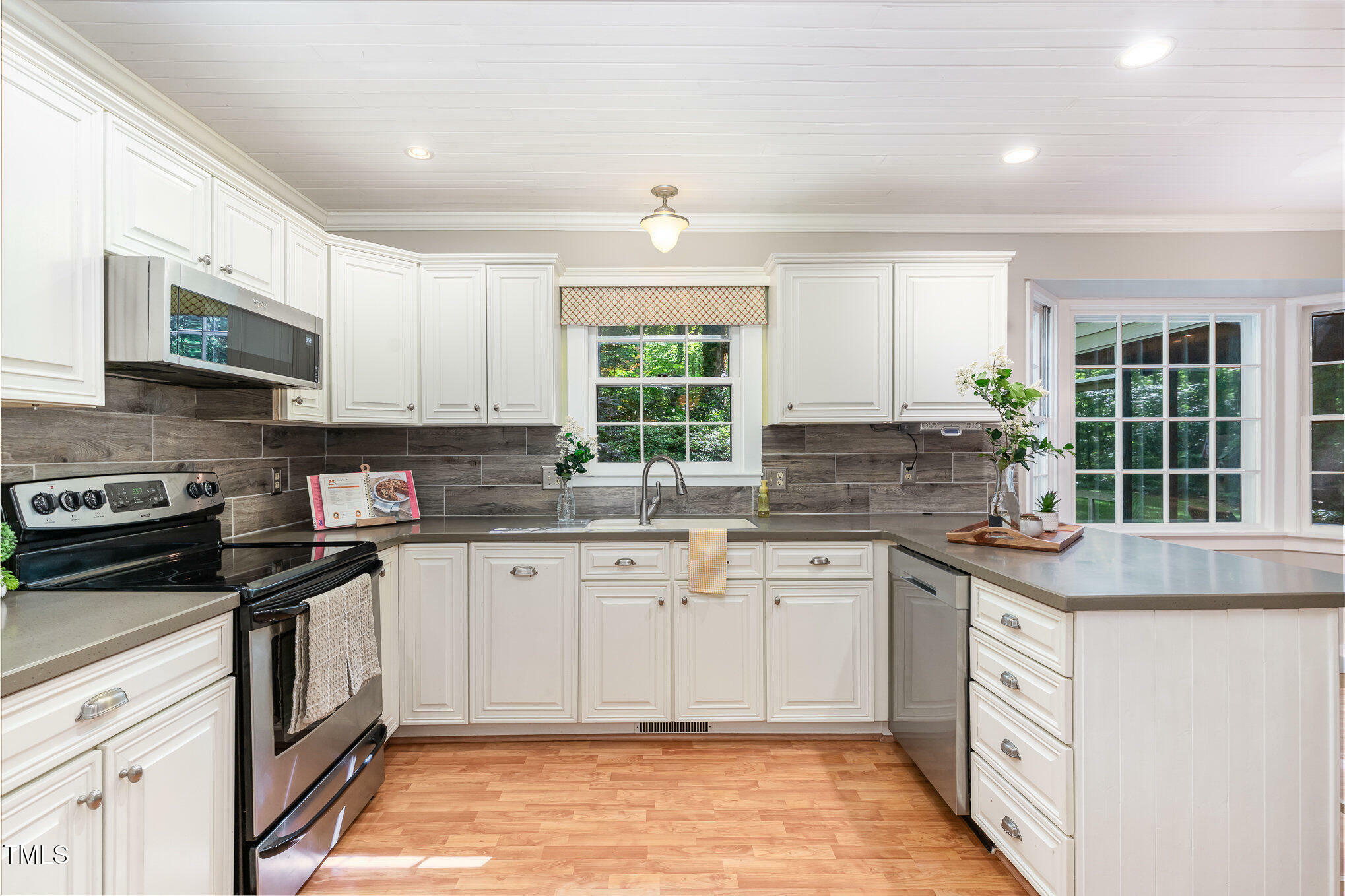 Property Photo: 12709 Timberlane Court NC 27613