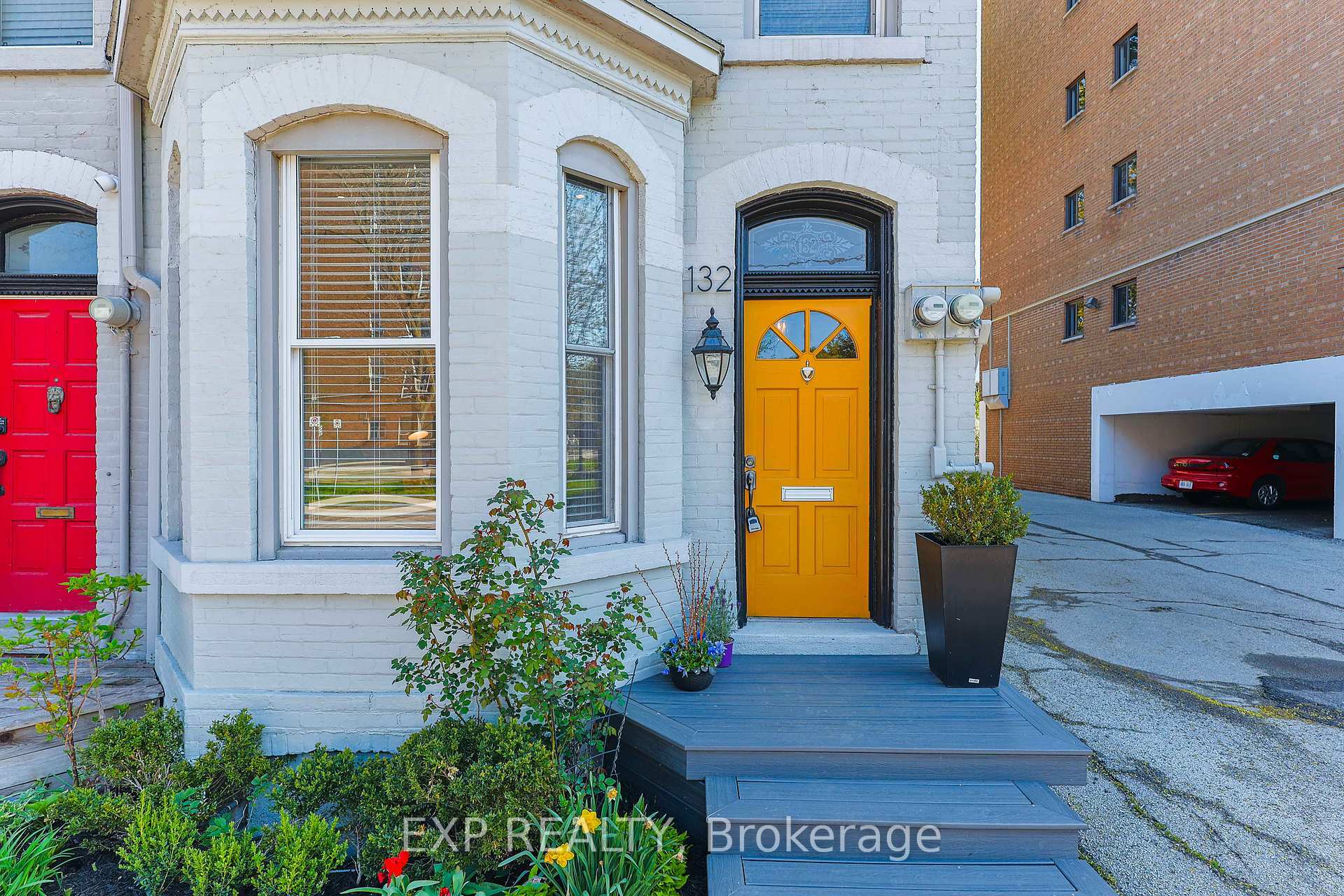 Photo de la propriété: 132 Charlton Avenue W ON L8P 2C6