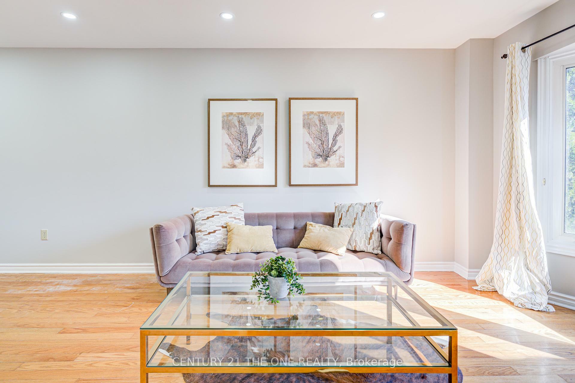 Property Photo: 12 Featherstone Avenue ON L3S 2E5