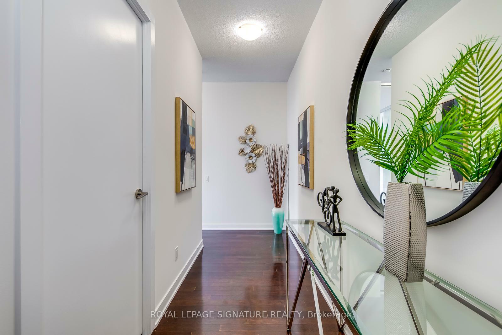 Property Photo: 33 Charles Street E 2009 ON M4Y 1R9