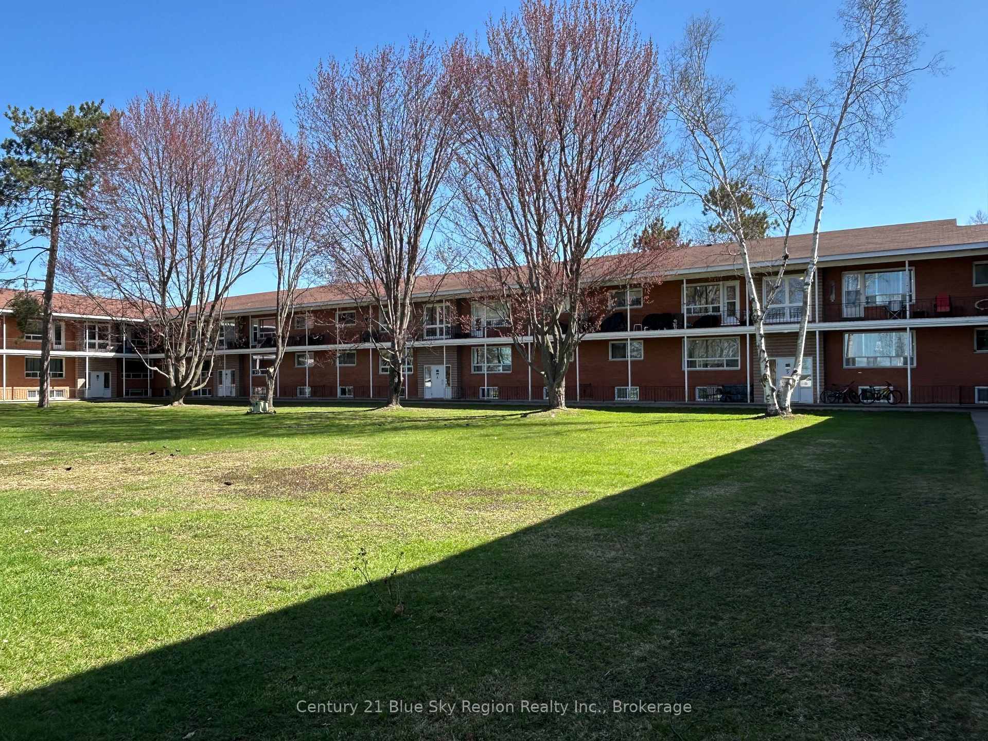 Property Photo: 40 Judge Avenue 9B ON P1A 1B4