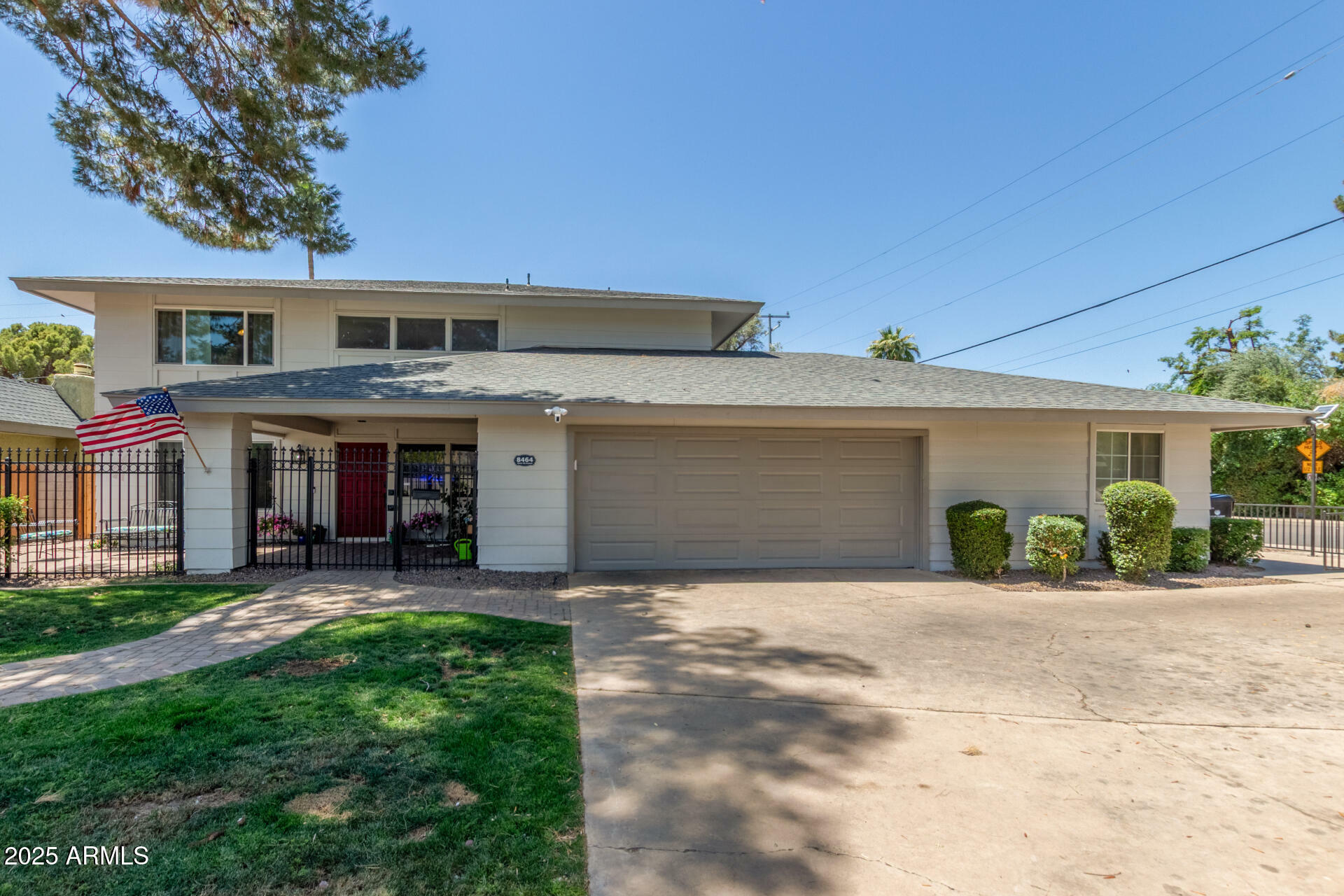 Property Photo:  8464 N 7th Avenue  AZ 85021 