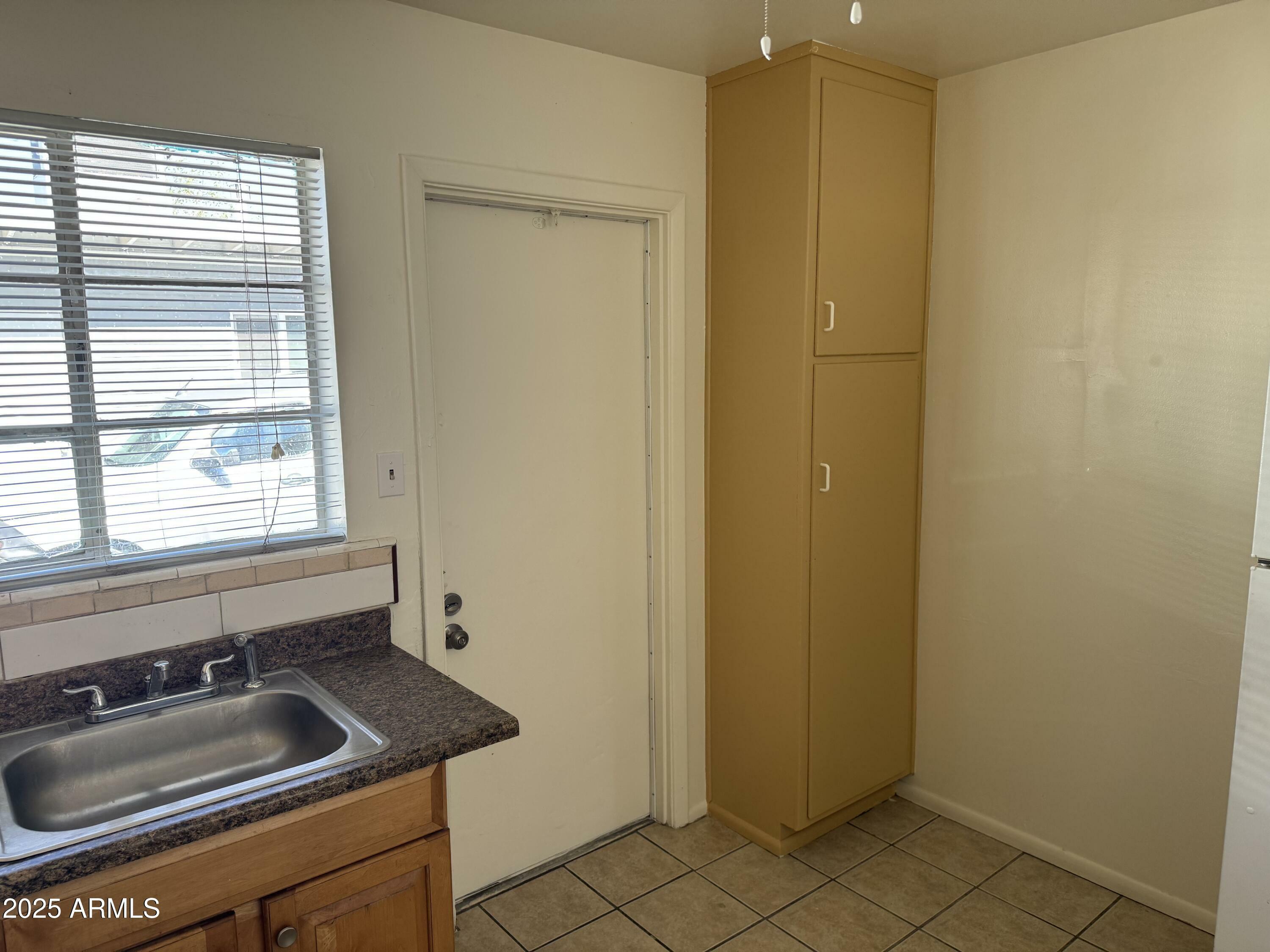 Property Photo: 1411 W Clarendon Avenue 2 AZ 85013