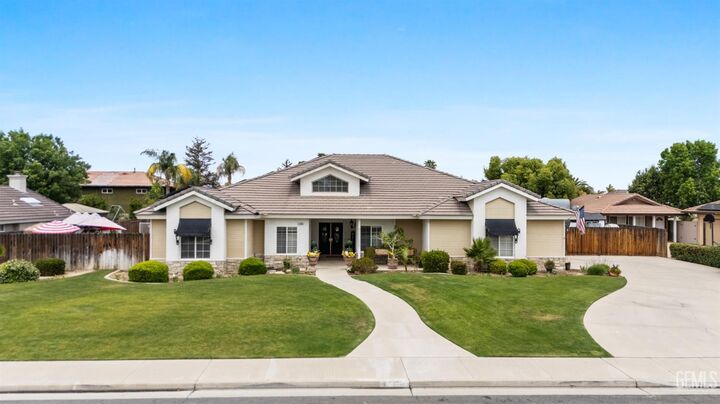 Property Photo: 13600 Table Rock Avenue CA 93314