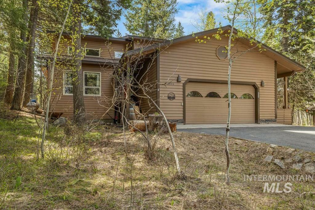 Property Photo:  804 Fairway Dr.  ID 83638 