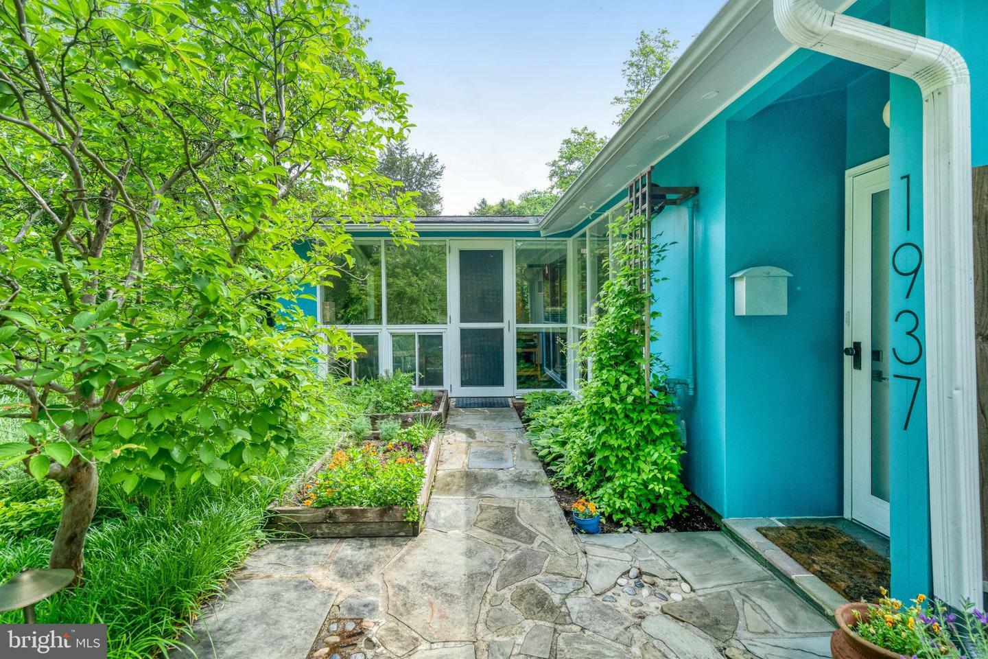Property Photo: 1937 Marthas Road VA 22307