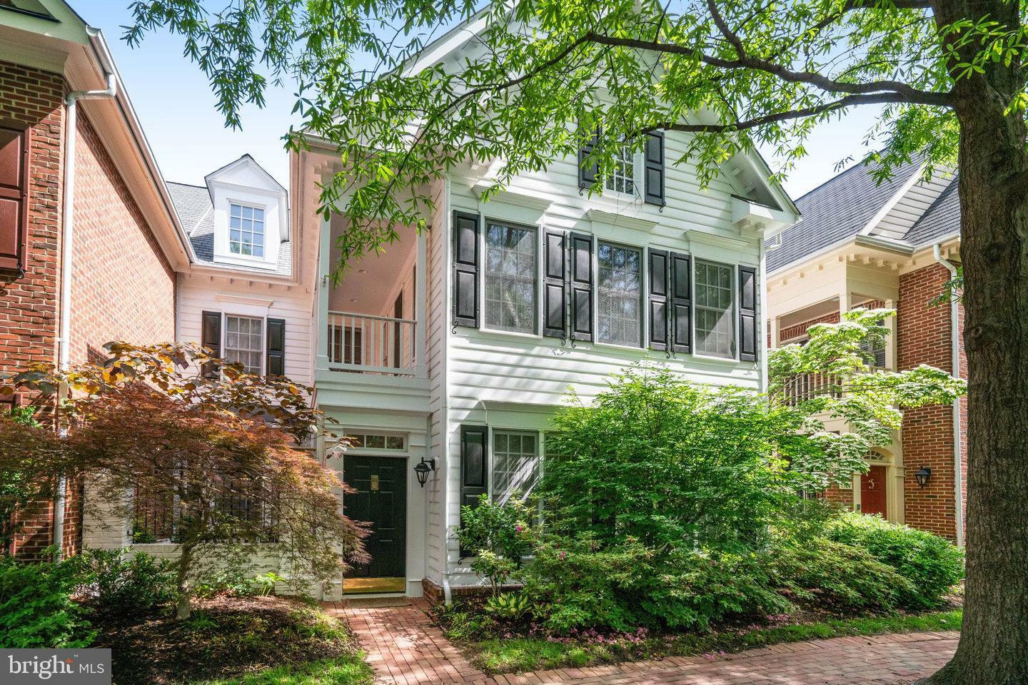 1109 Roundhouse Lane  Alexandria VA 22314 photo