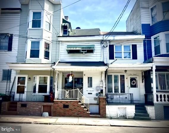 Property Photo:  114 W Mahanoy Street  PA 17948 