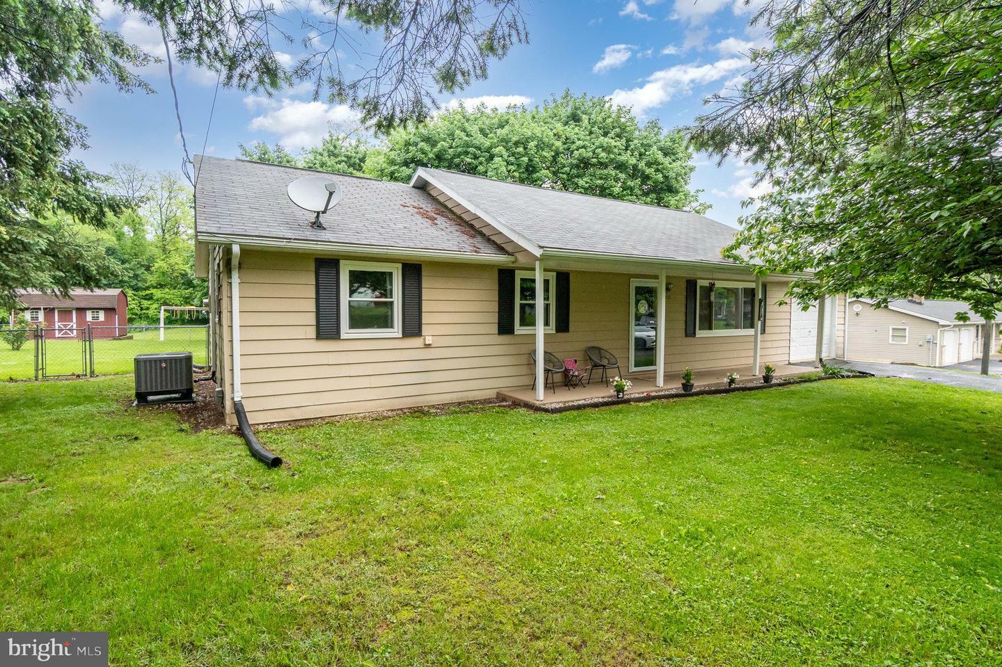 Property Photo: 600 W Pine Street PA 17065