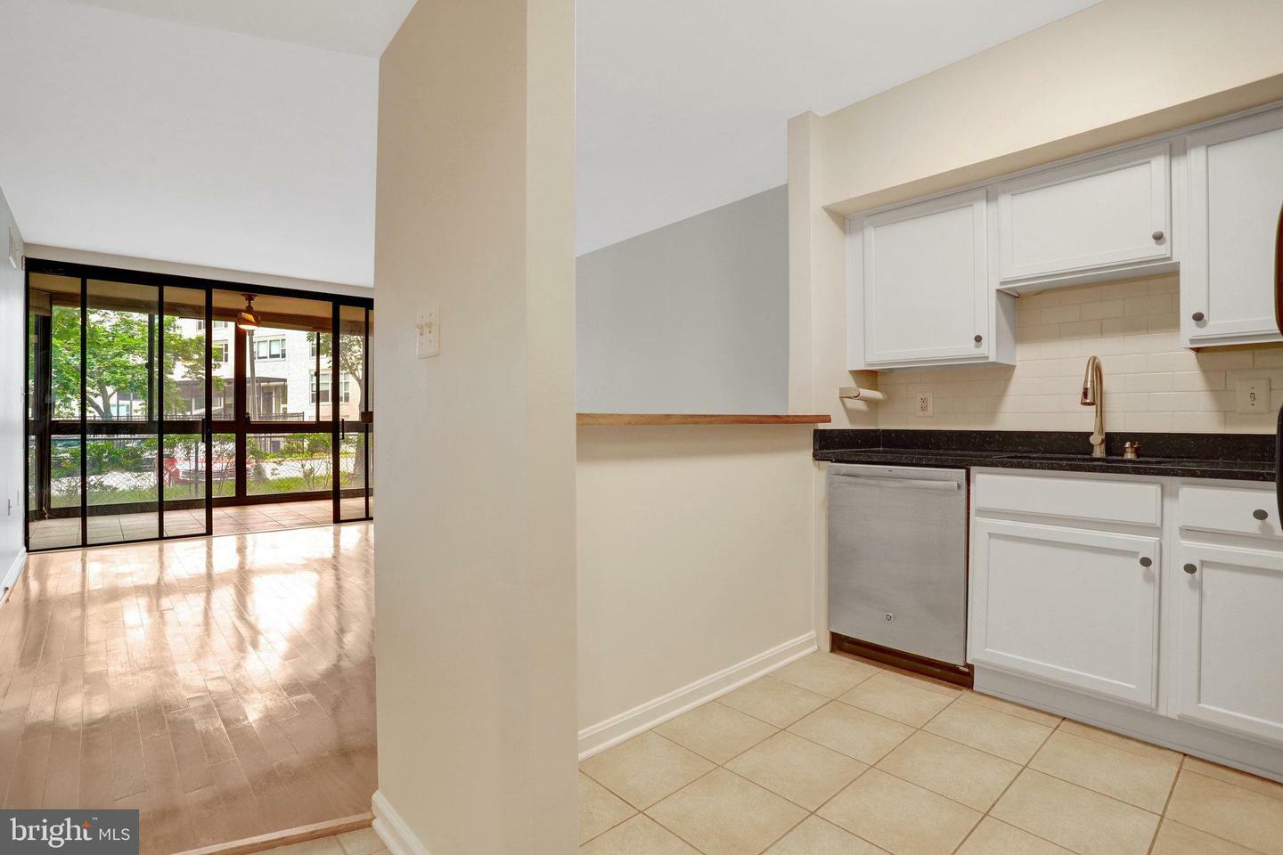 Property Photo: 1001 N Randolph Street 109 VA 22201