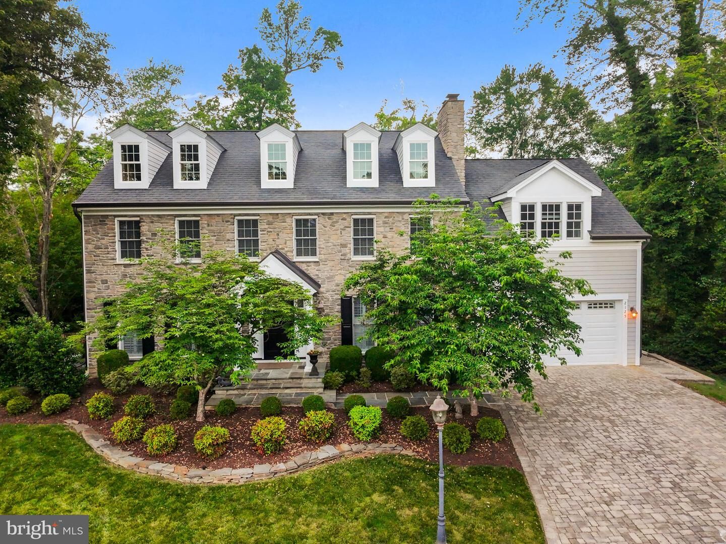 Property Photo: 2125 Rampart Drive VA 22308