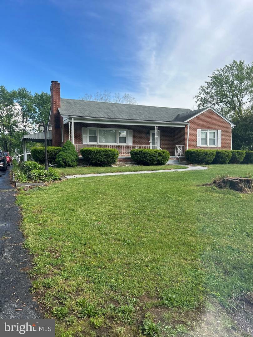 Property Photo: 2938 S Pleasant Valley Road VA 22601