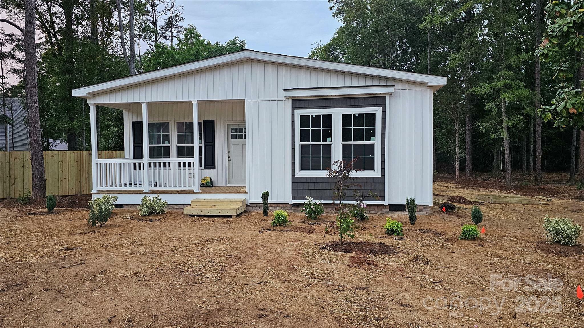 Property Photo: 131 Boxwood Lane NC 28043