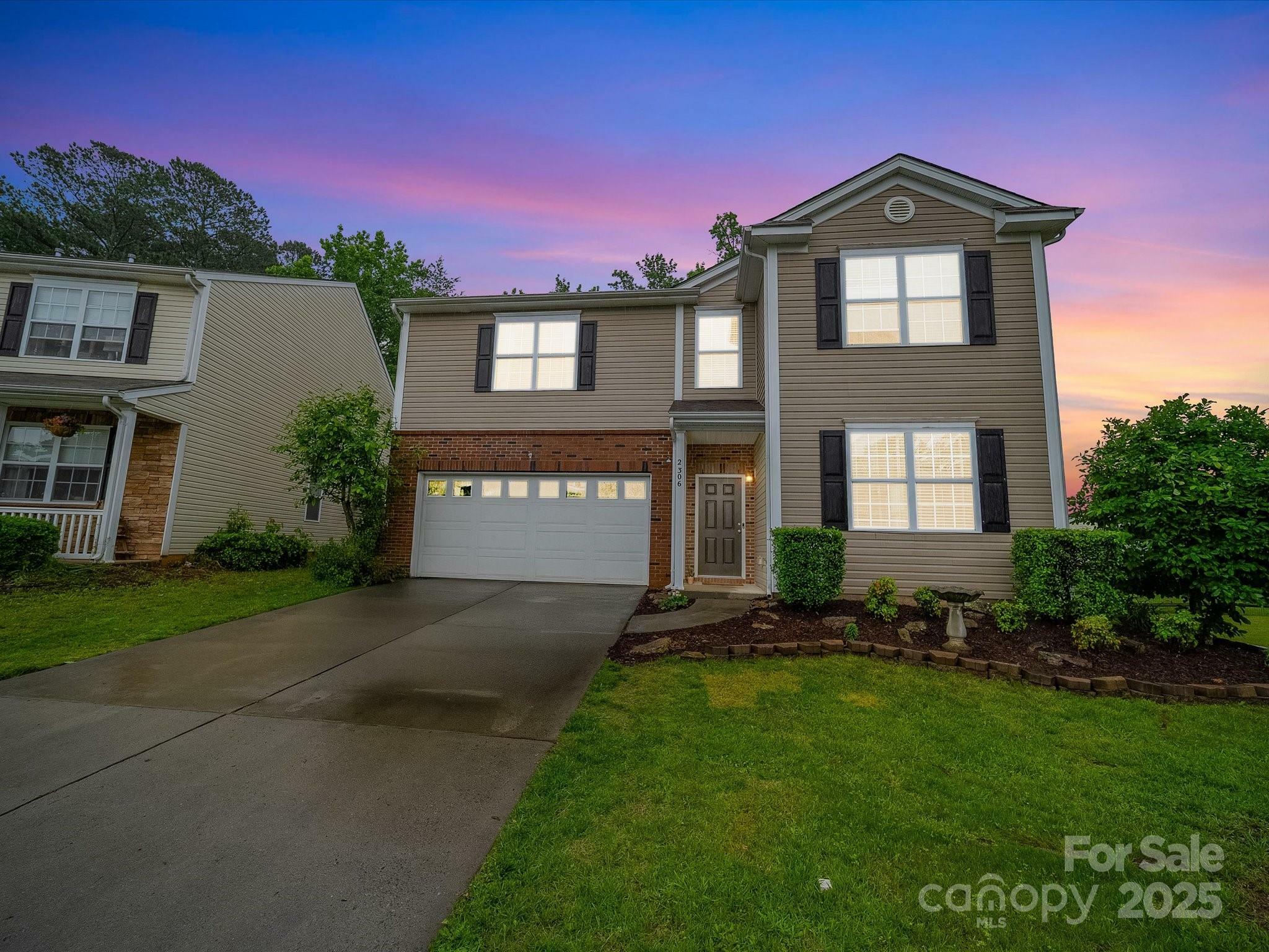 Property Photo: 2306 Nettleton Court NC 28105