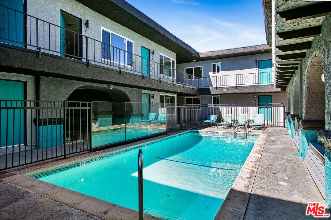 Property Photo: 6640 Woodley Ave CA 91406