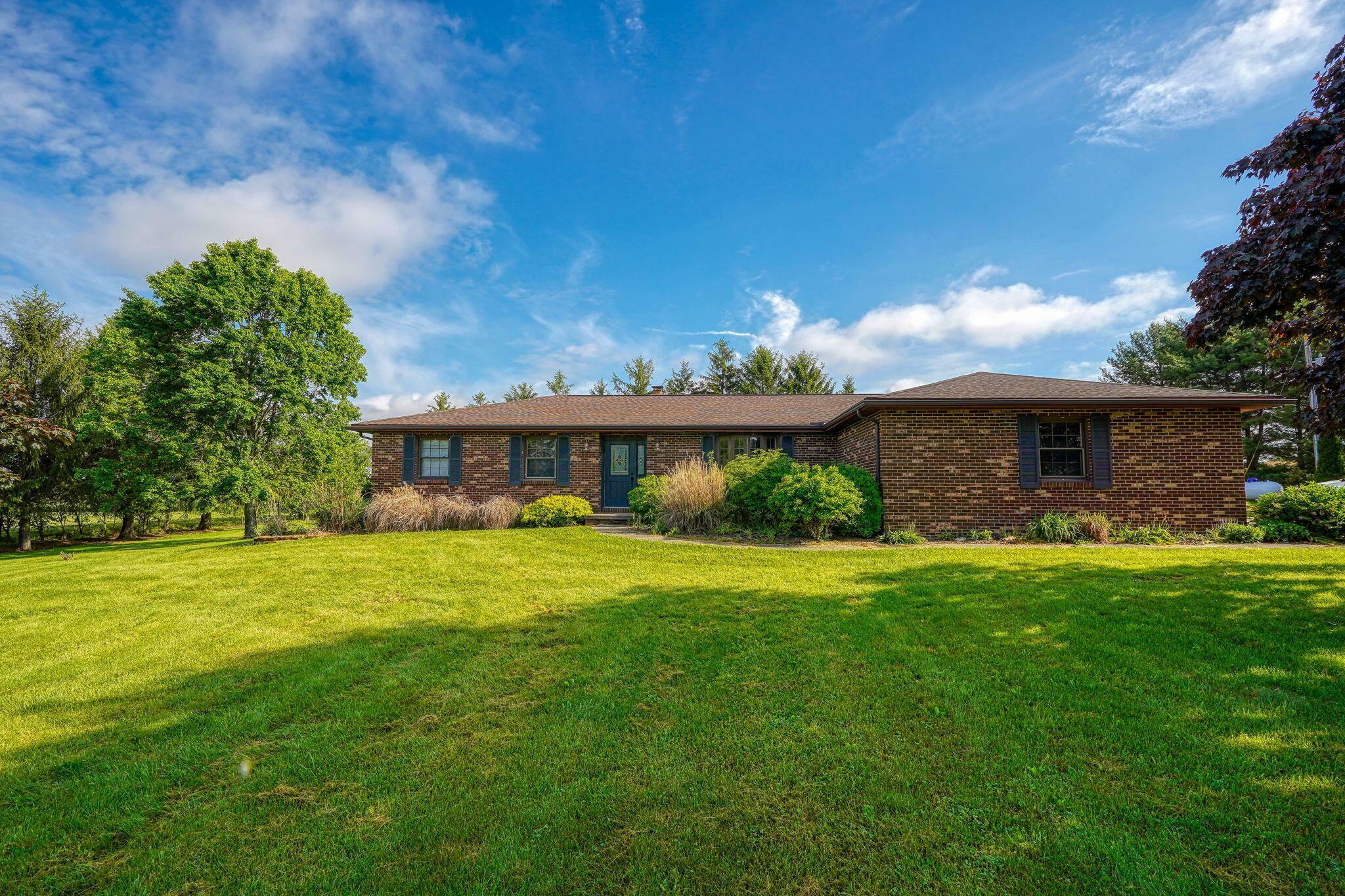 Property Photo: 7704 Old Tarlton Pike OH 43113