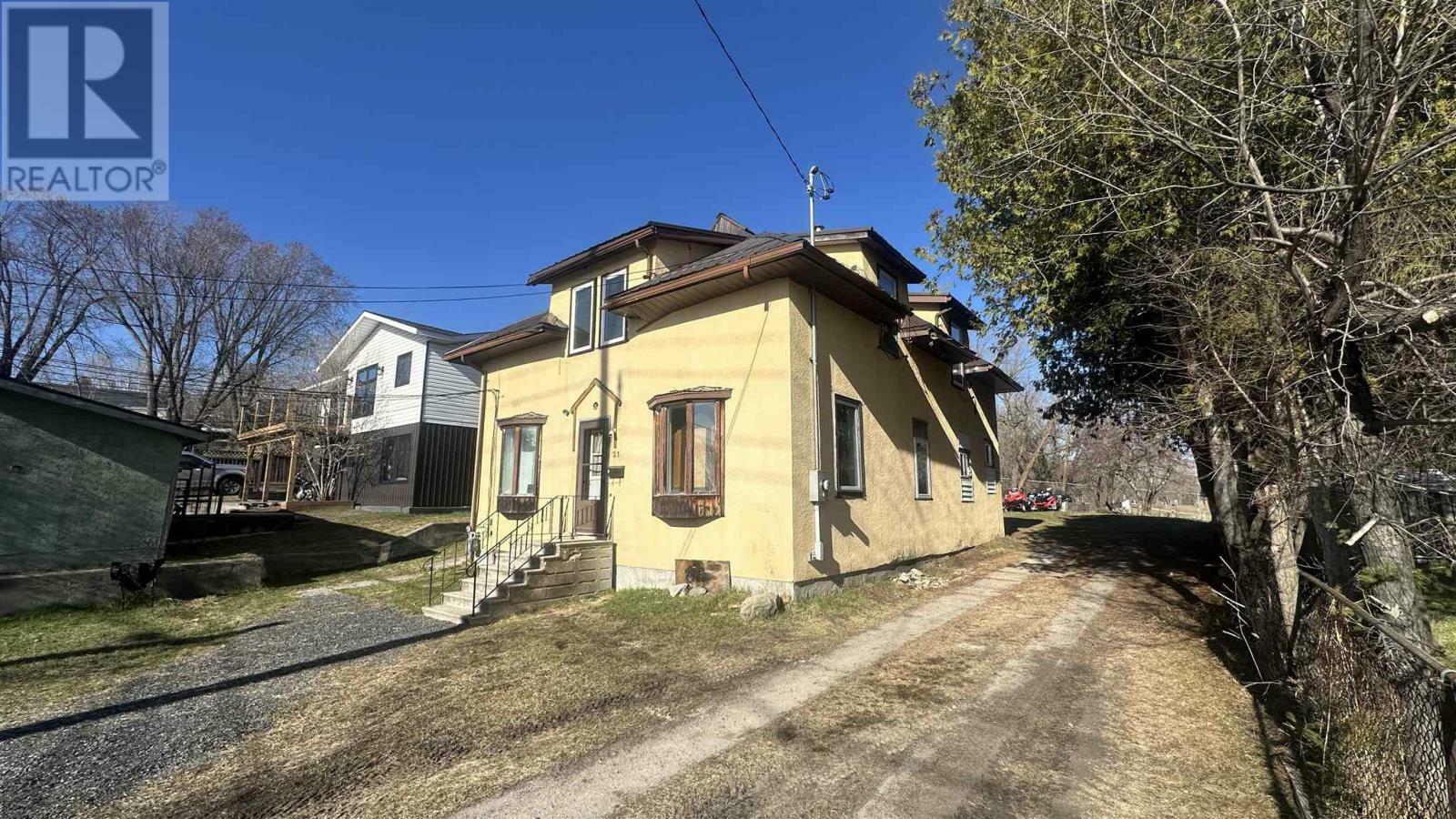 21 Scramble Ave  Kenora ON P9N 3H2 photo