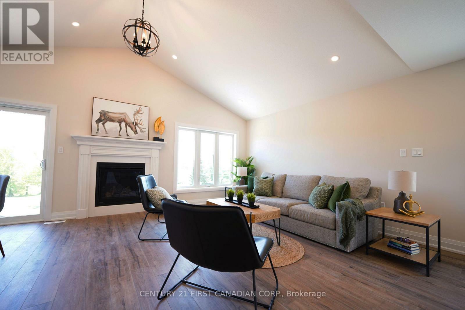 Property Photo: 7 Doerr Court ON N0M 1A0