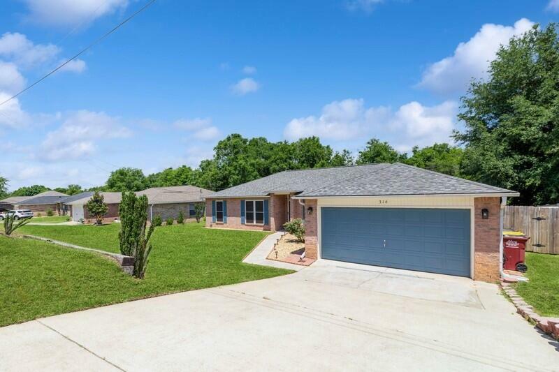 Property Photo: 316 Egan Dr Drive FL 32536