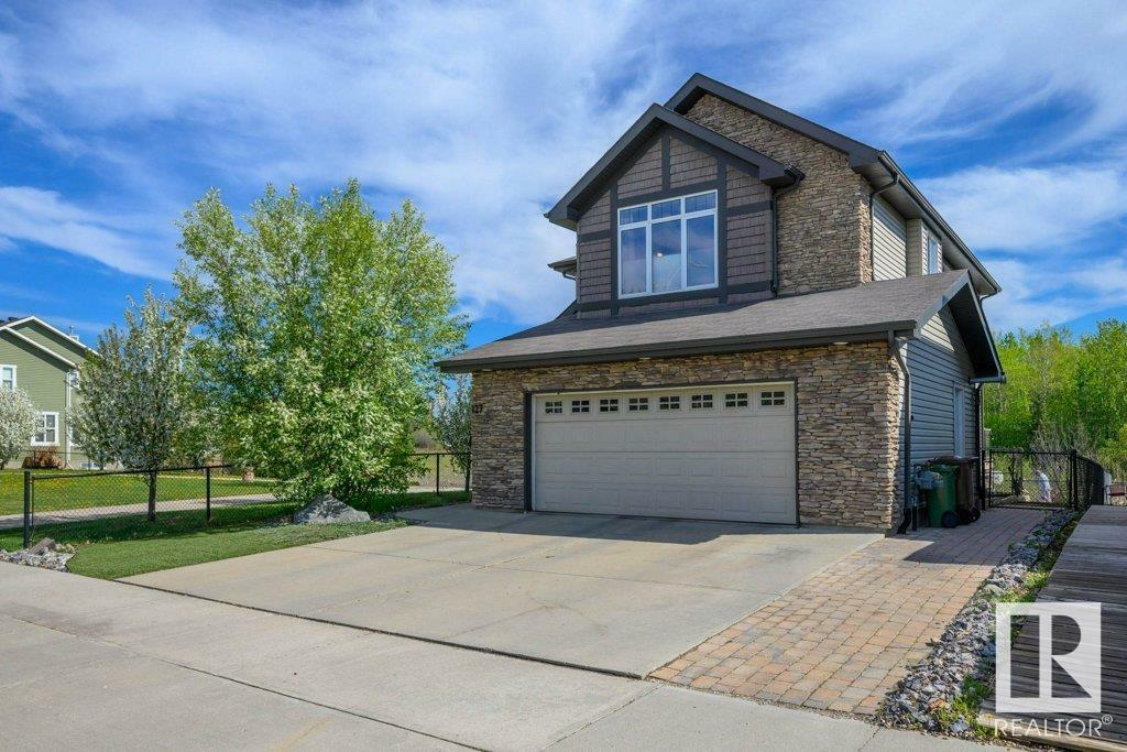 Property Photo: 127 Ellington Crescent AB T8N 4B9