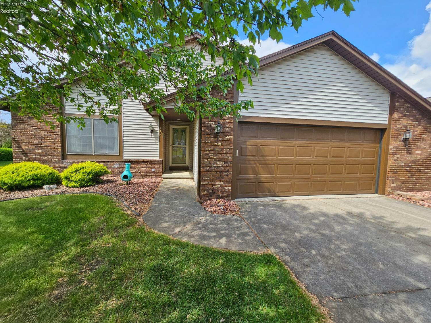 Property Photo: 110 Orchard Grove Dr OH 43410