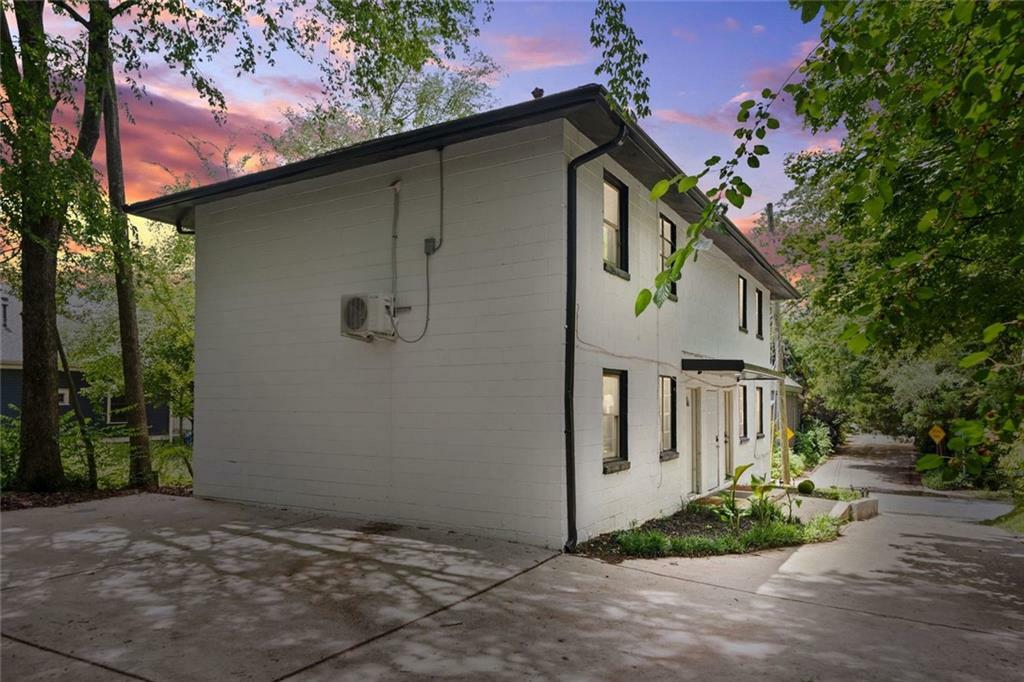 Property Photo: 210 Estoria Street SE GA 30316