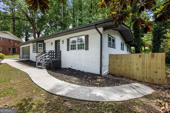 Property Photo: 4720 Shoshonee Trail GA 30349