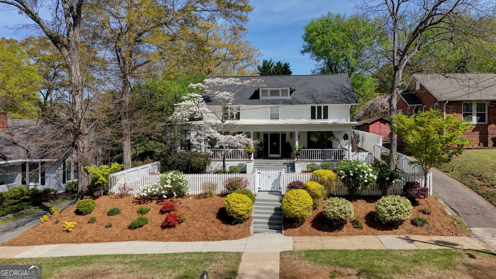 Property Photo: 211 E 11th Street SE GA 30161