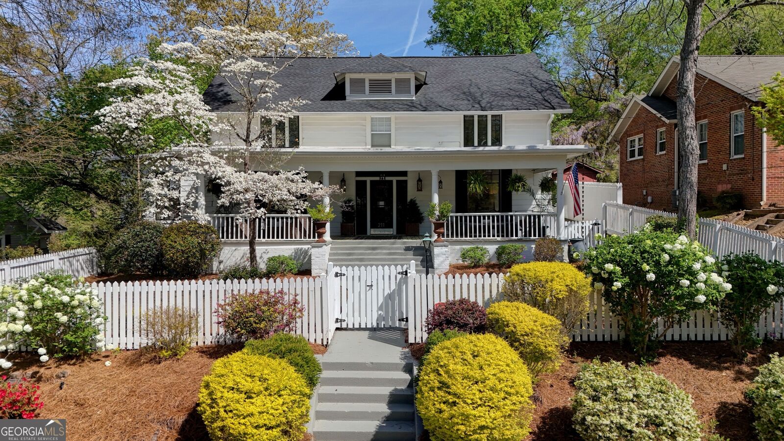 Property Photo: 211 E 11th Street SE GA 30161