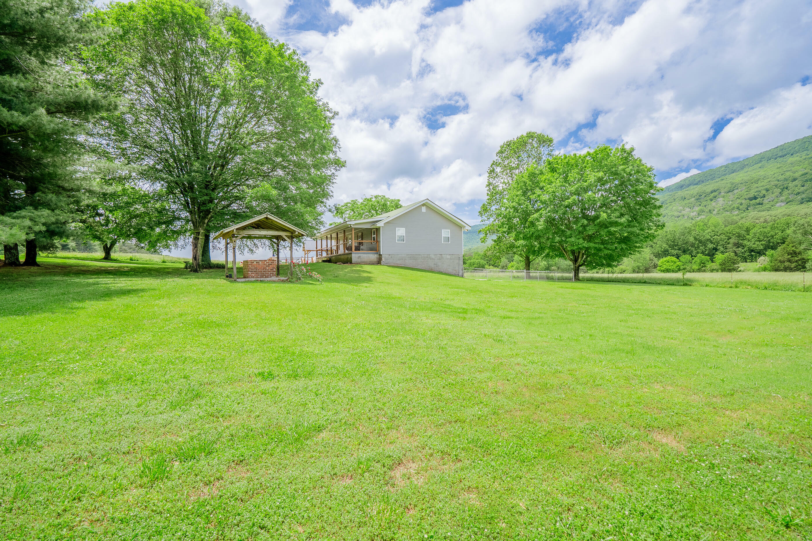 Property Photo:  976 Chamberlain Road  GA 30728 