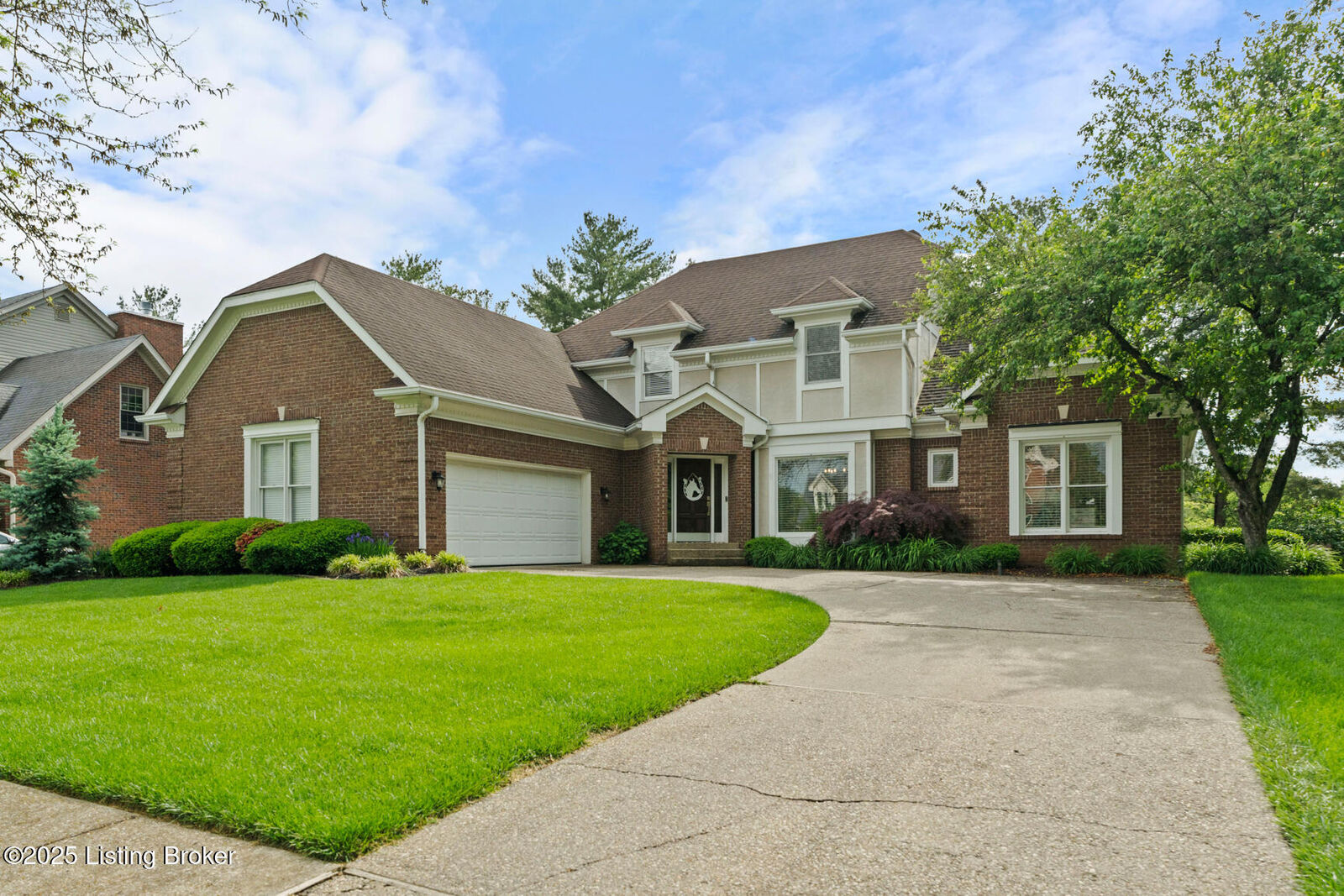 Property Photo:  9615 Moorfield Cir  KY 40241 