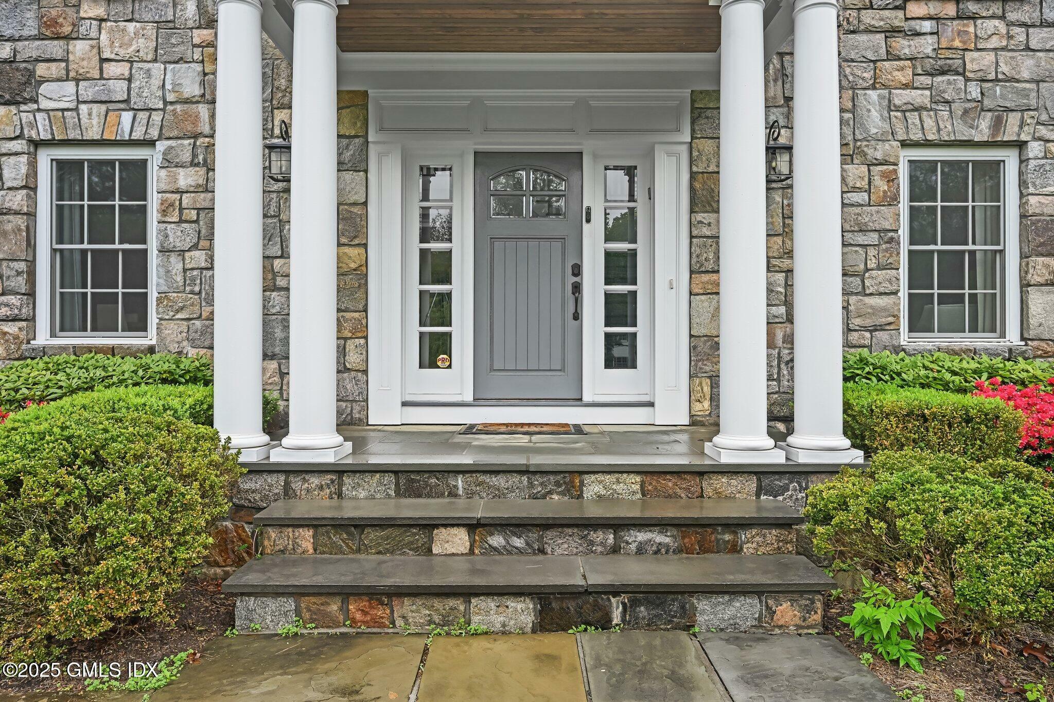 Property Photo: 6 Coachlamp Lane CT 06830
