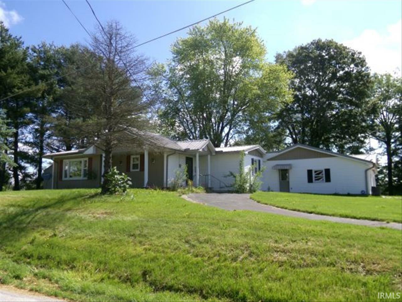 Property Photo: 570 S 1225 E Road IN 47660