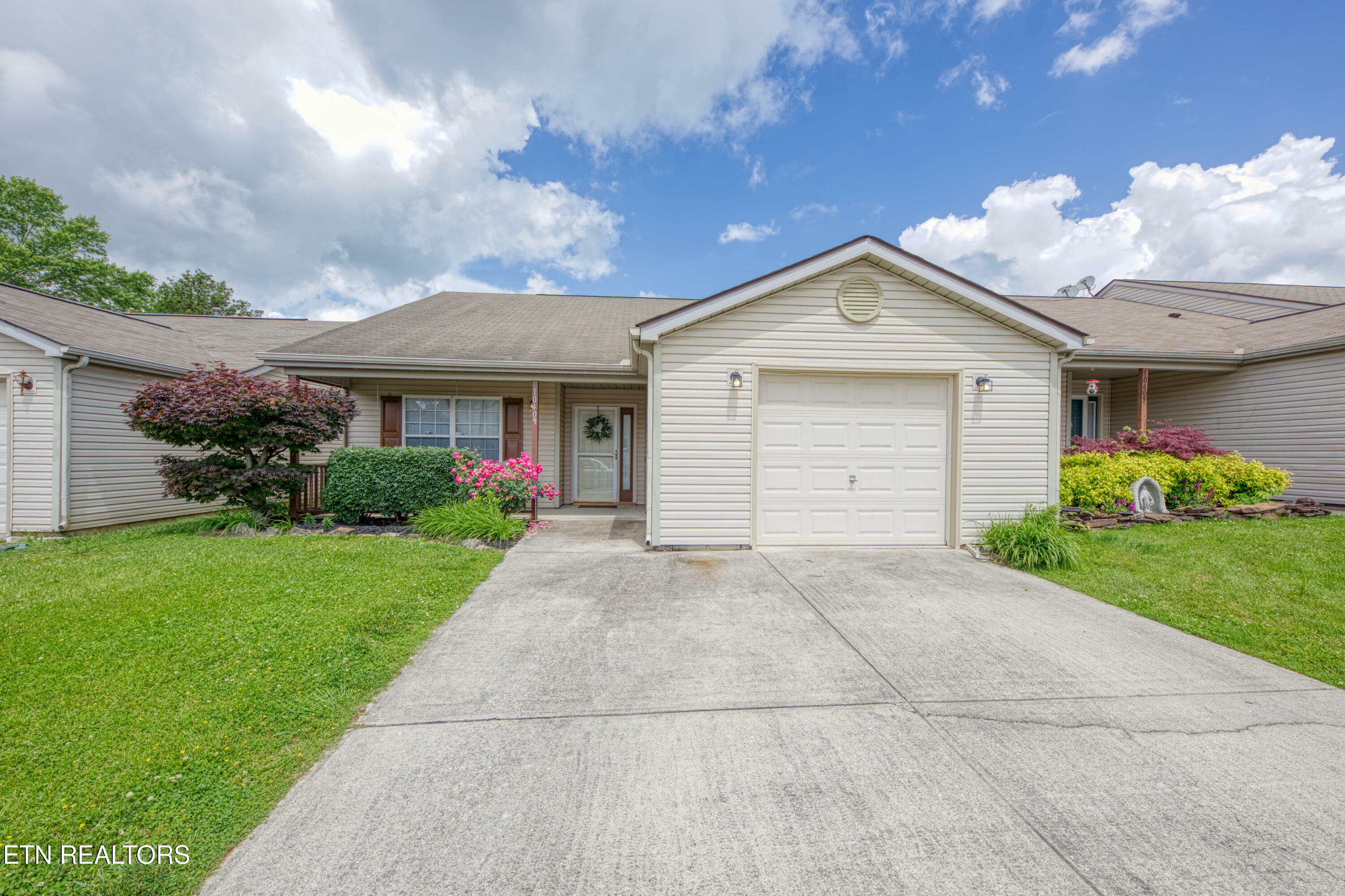 Property Photo: 10409 Sagebrush Way TN 37932