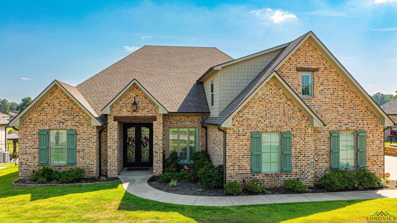 Property Photo: 2901 Fairway Oaks Lane TX 75605