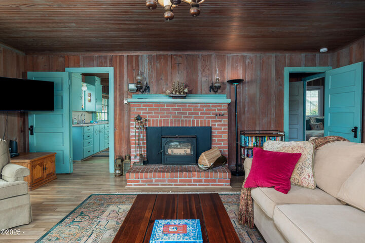 Property Photo: 4280 Amity Avenue OR 97149