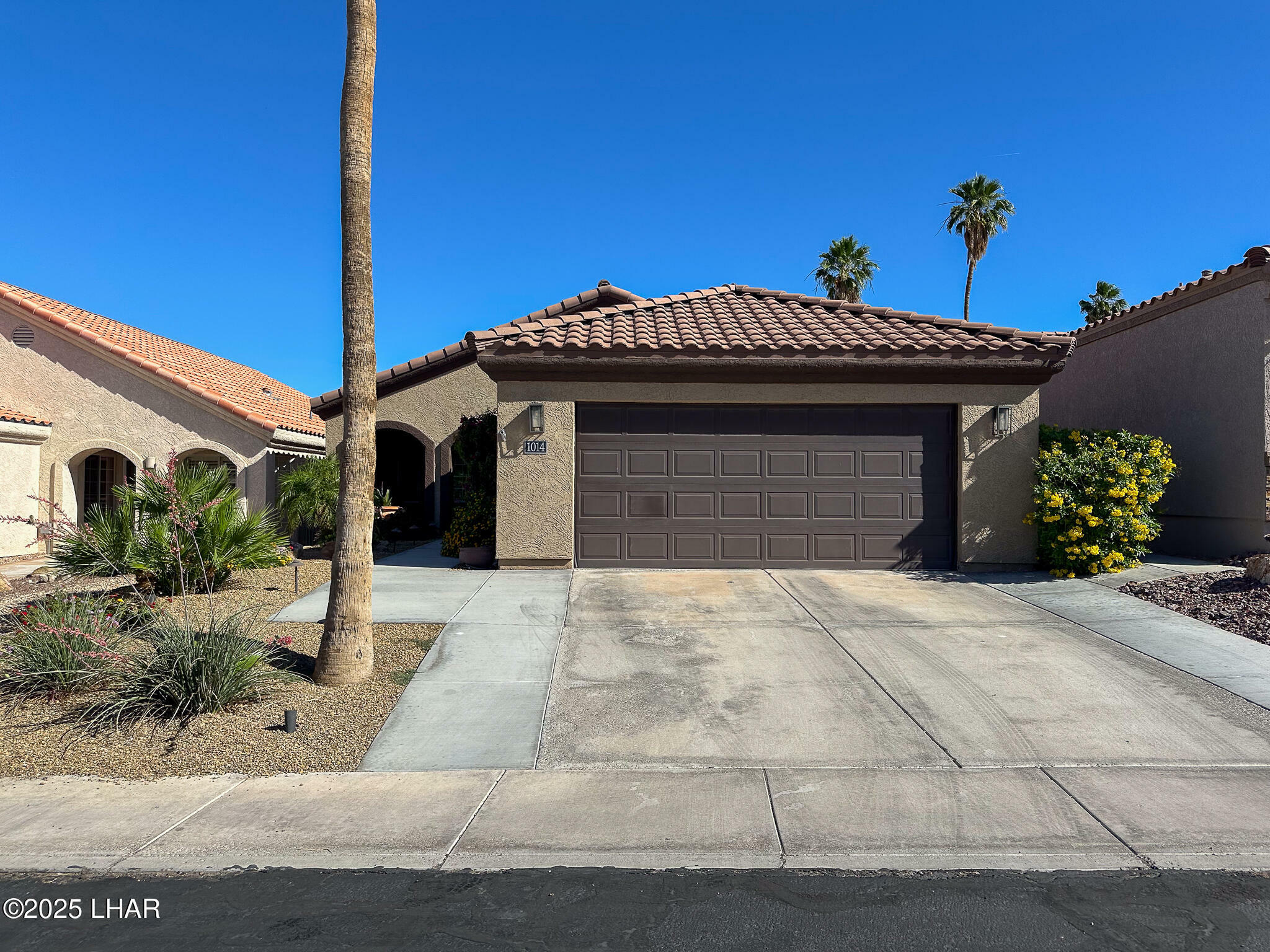 Property Photo: 470 Acoma Blvd 1014 AZ 86406